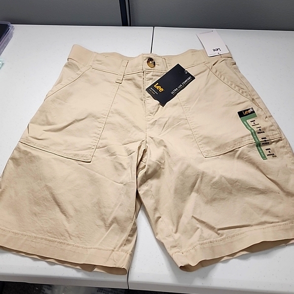 LEE Short - Picture 1 of 3